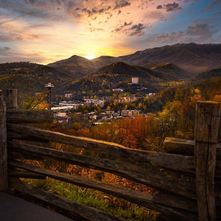 Breathtaking View, Hot Tub, 1089 Of Free Attraction Tickets For Each Paid Day, Dollywood And More! Sevierville Exterior photo
